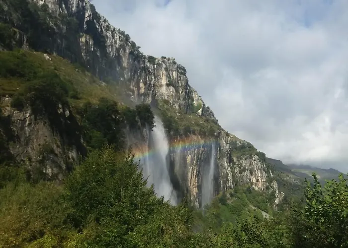 Casucas De Ason Hébergement de vacances *